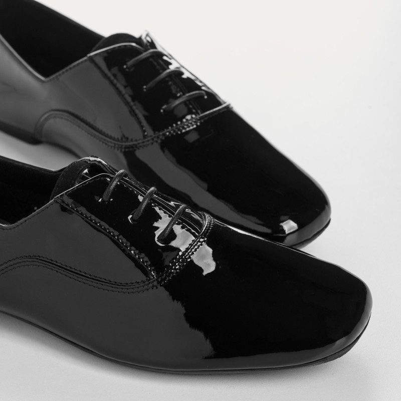 Derbies plates en cuir vernis avec lacets ton sur ton