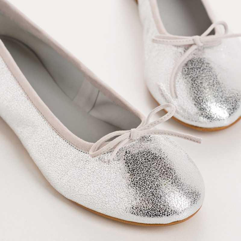 Flat ballerinas with metallic leather knot with rounded butt