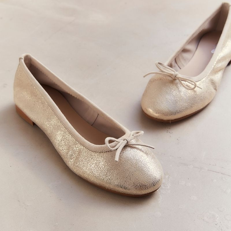 Ballerines plates à nœud en cuir métallisé avec bout arrondi