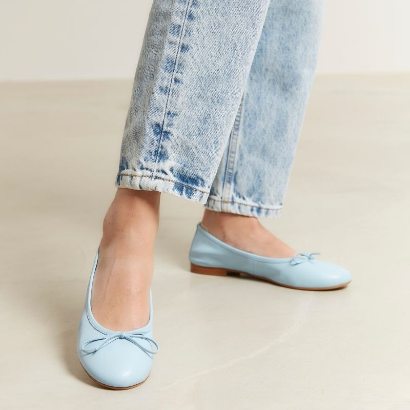 Flat bowl flat ballerinas with rounded butt