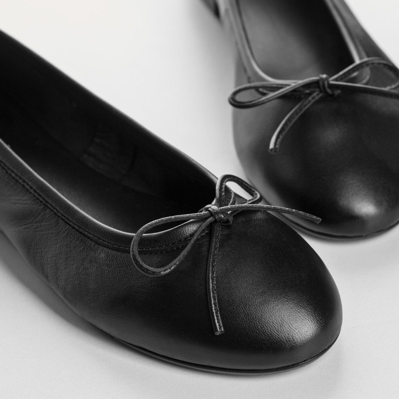 Ballerines plates à nœud en cuir avec bout arrondi