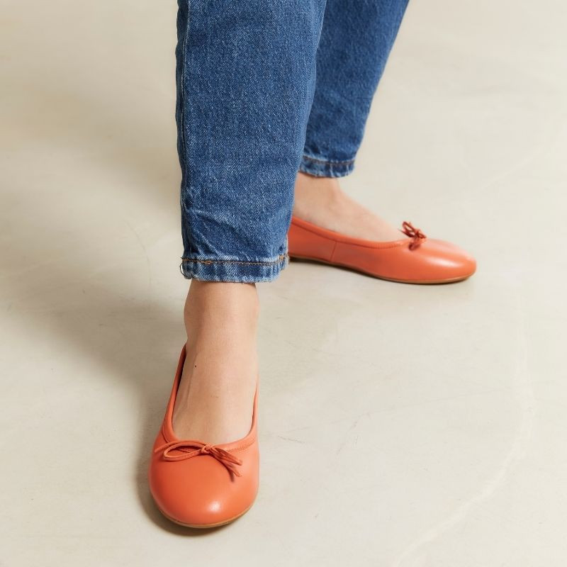 Flat bowl flat ballerinas with rounded butt