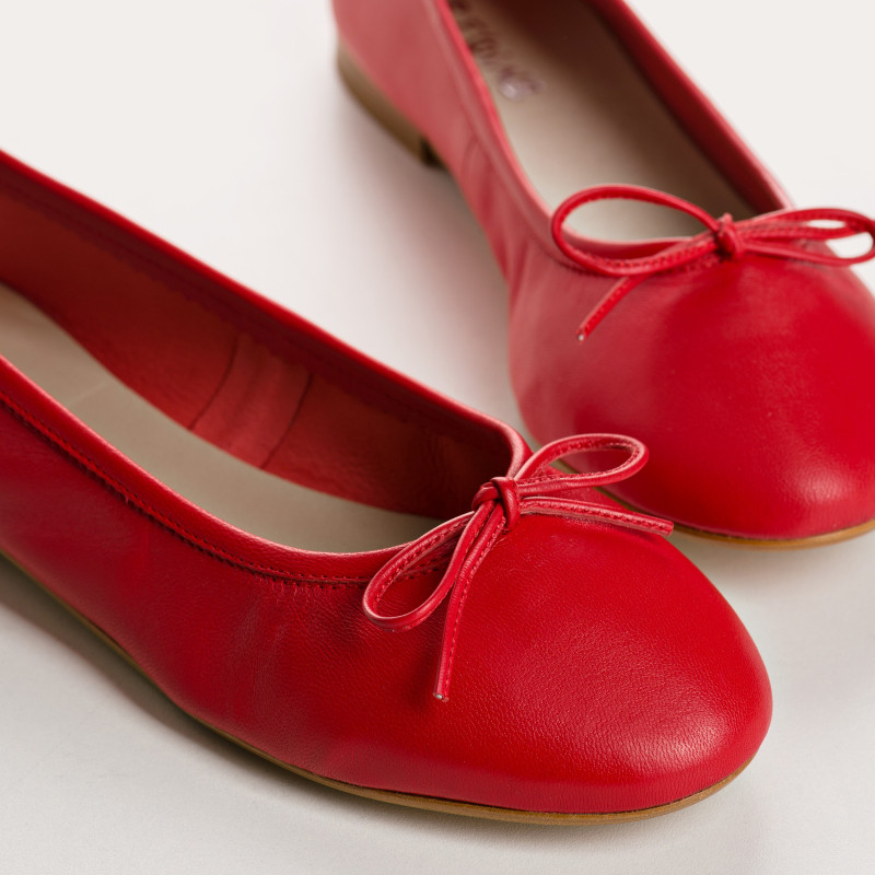 Ballerines plates à nœud en cuir avec bout arrondi