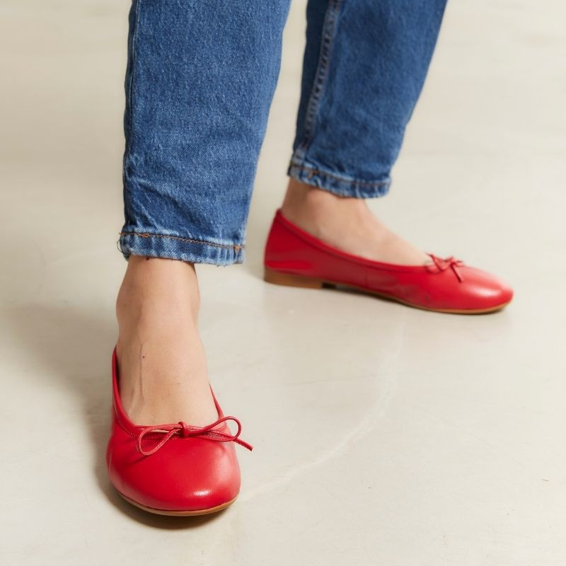 Ballerines plates à nœud en cuir avec bout arrondi