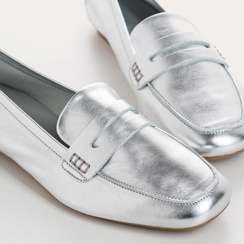 Mocassins collège en cuir métal platine avec bout carré