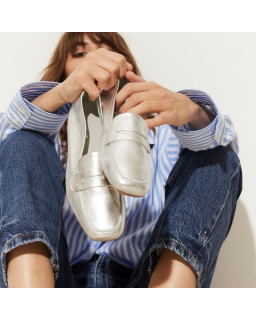 Mocassins collège en cuir métal platine avec bout carré