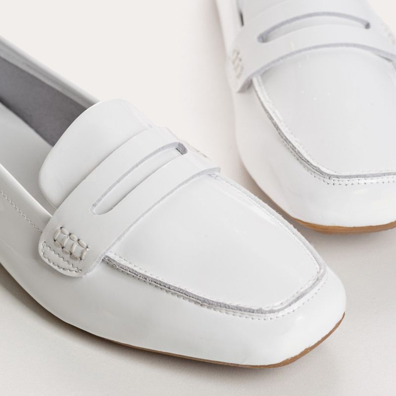 Mocassins Hema pour femme en cuir vernis CC : style et caractère | Reqins