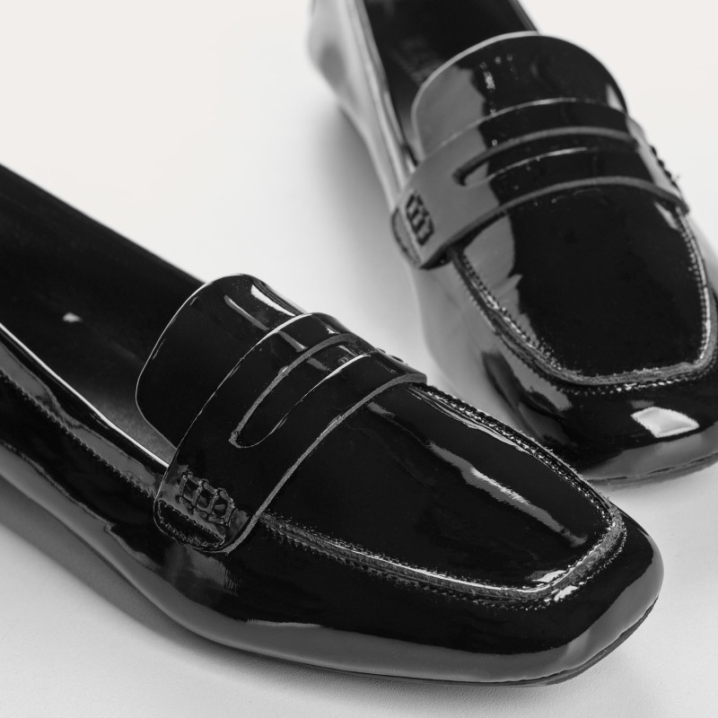 Mocassins Hema pour femme en cuir vernis CC : style et caractère | Reqins