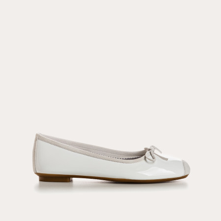 Planted leather bow ballerinas with velvet leather reinforcement