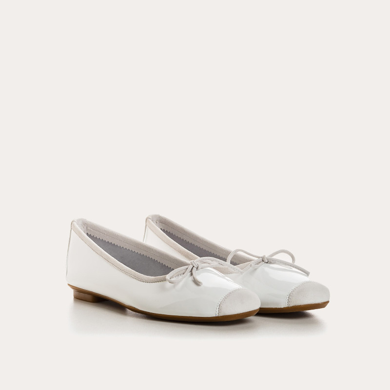 Planted leather bow ballerinas with velvet leather reinforcement