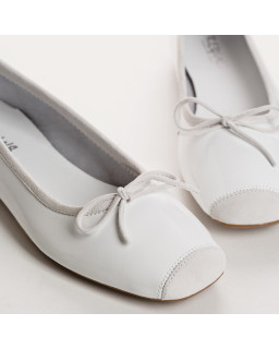 Planted leather bow ballerinas with velvet leather reinforcement