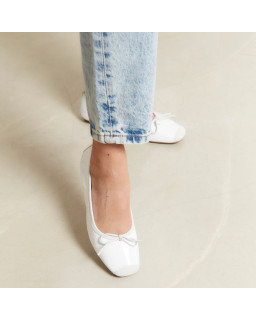 Planted leather bow ballerinas with velvet leather reinforcement