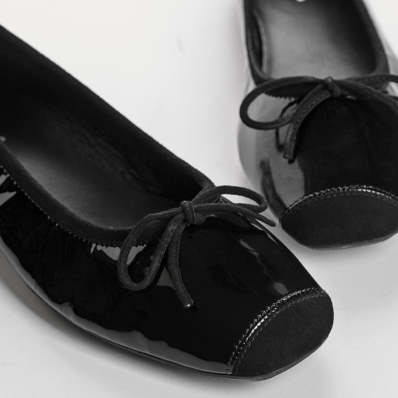 Planted leather bow ballerinas with velvet leather reinforcement