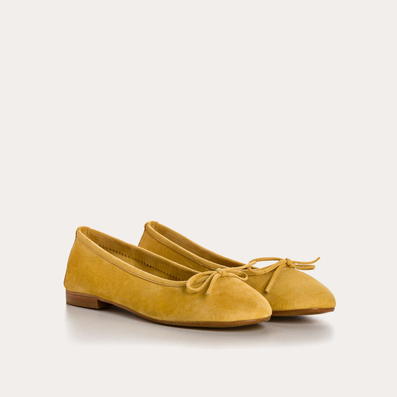 Flat ballerinas with velvet leather knot with rounded butt