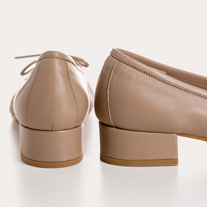 Leather heel ballerinas