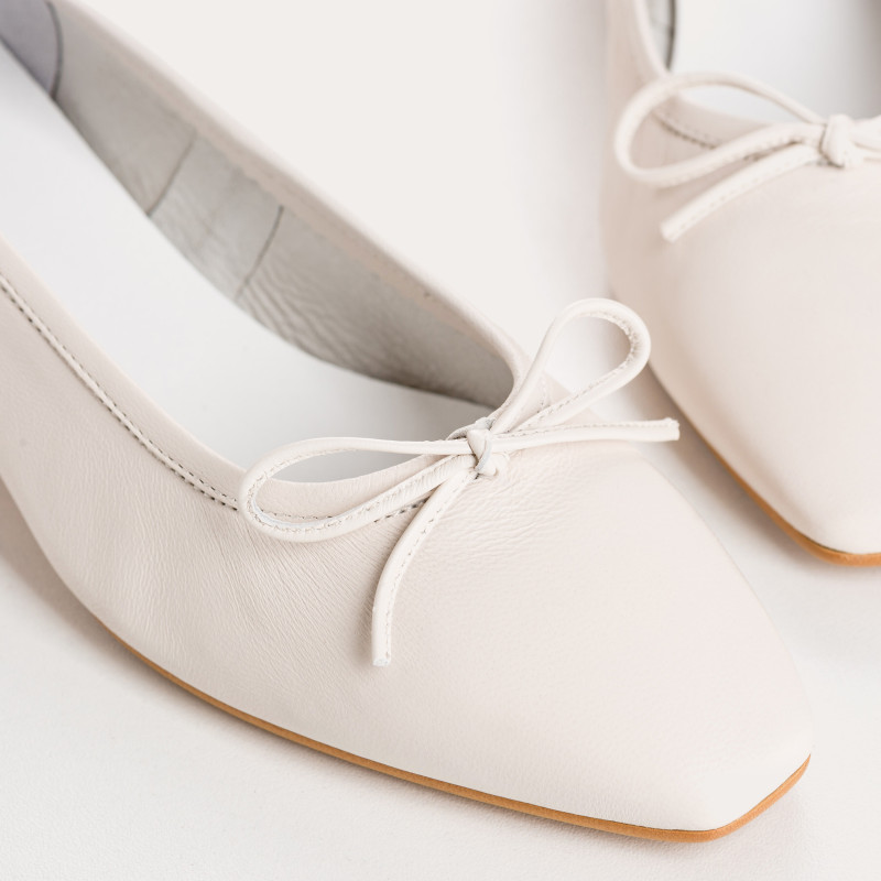 Leather heel ballerinas