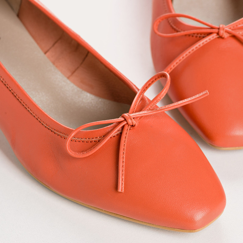 Ballerines à talons en cuir