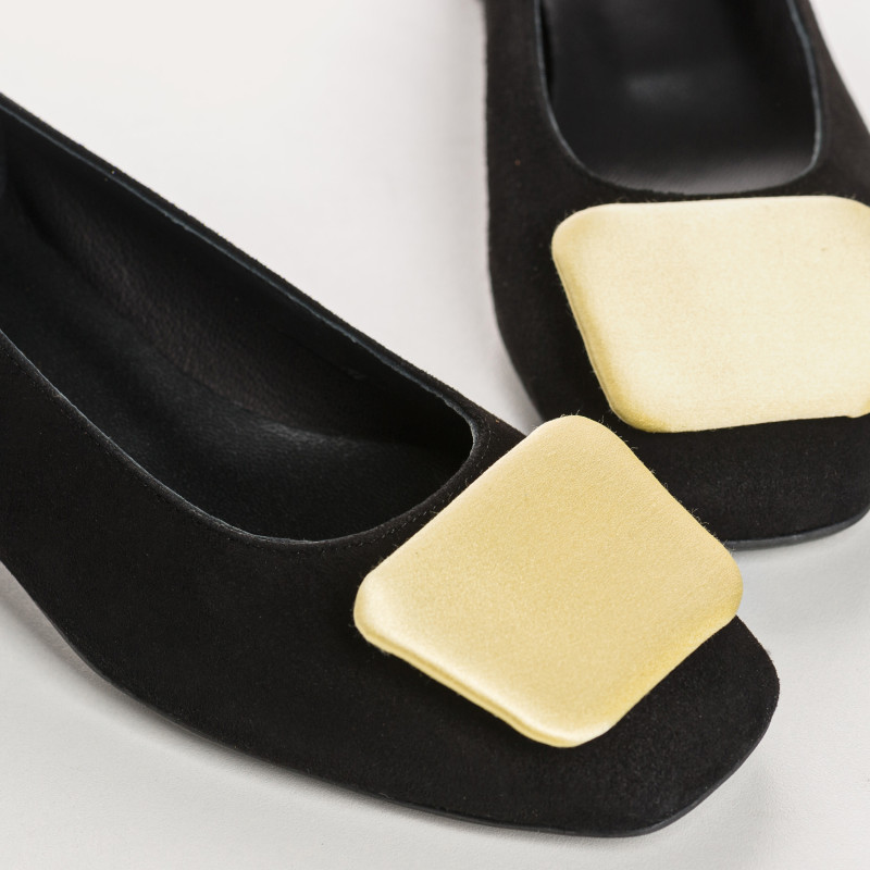 Ballerines à talons en cuir velours avec accessoires en soie