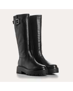 Smooth leather black boots with adjustable silver buckles