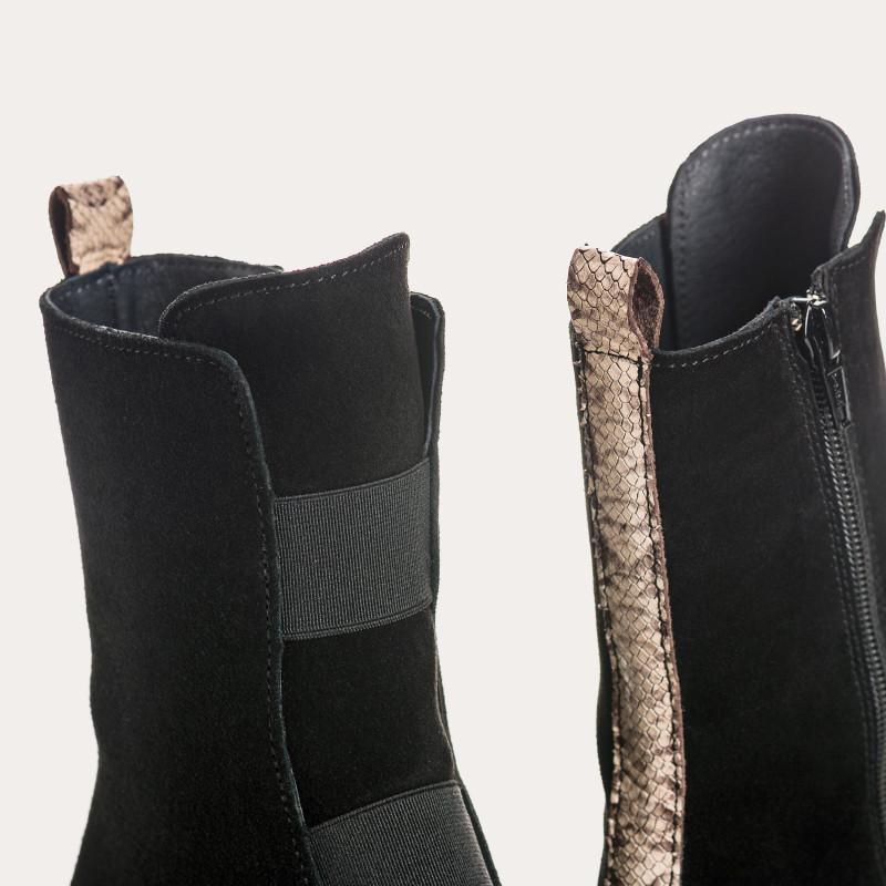 Boots Chelsea plates en cuir velours avec élastiques