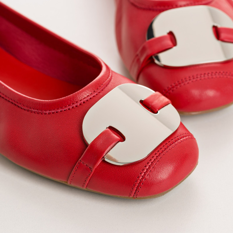 Ballerines en cuir avec plaque bijou en métal argenté