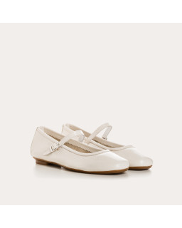 Babies en cuir vernis avec brides et boucles argentées