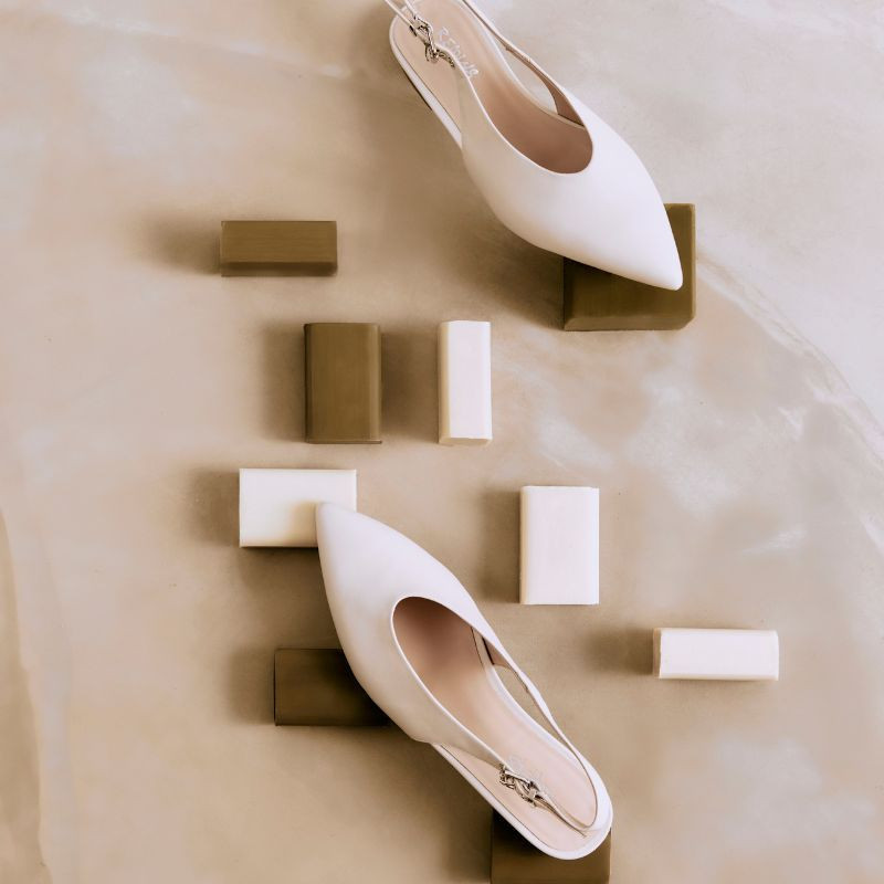 Ballerines slingback plates en cuir lisse avec bride cheville