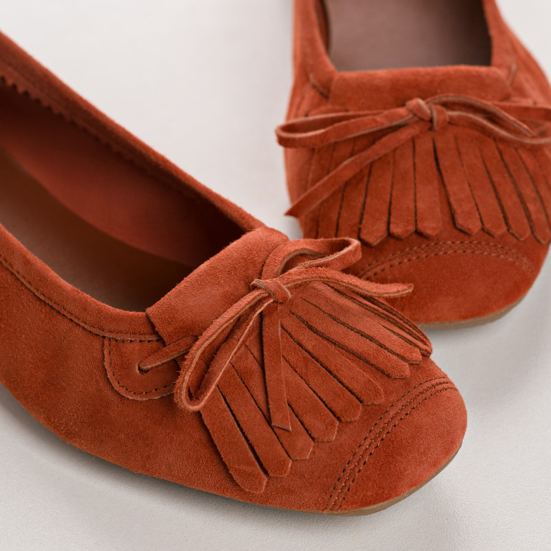 Ballerines en cuir velours avec franges sur le dessus