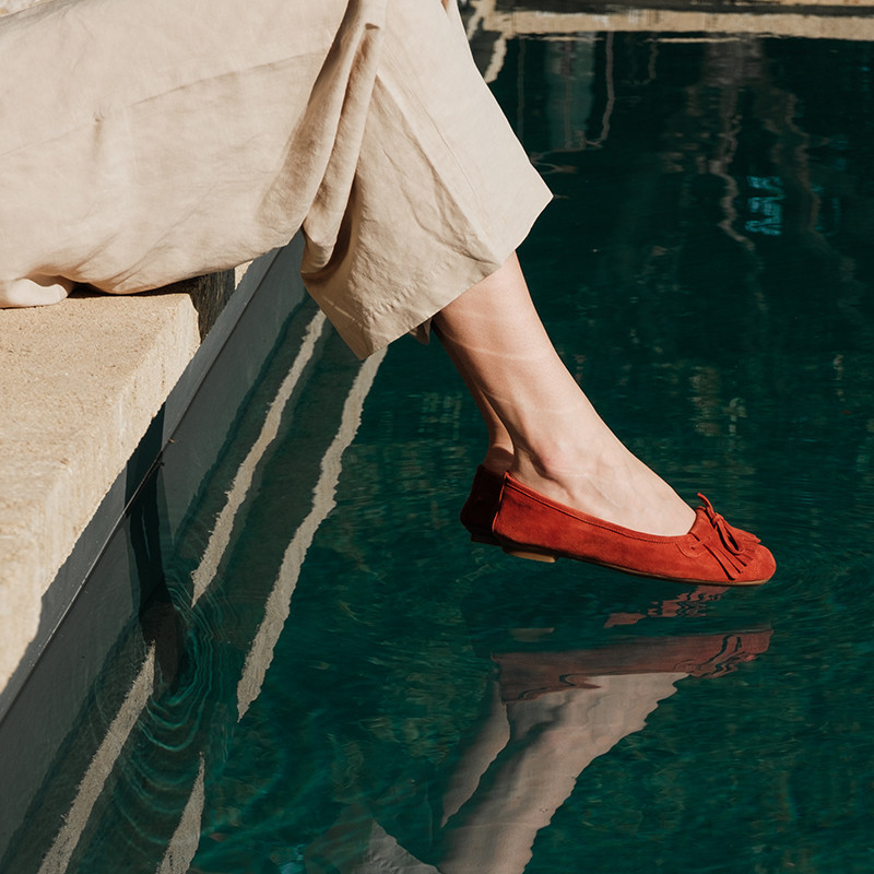 Velvet leather ballerinas with fringes on top