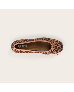 Kyriel Leopard Velvet Leather Ballerinas - Elegance & Comfort | Reqins