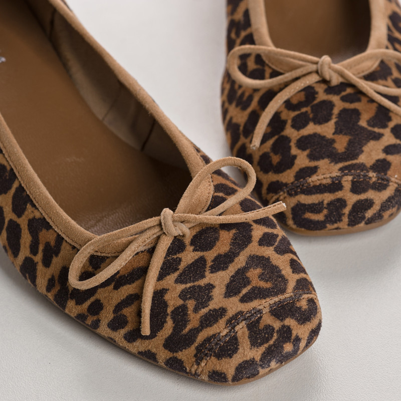 Ballerines à talons Kyriel en cuir velours léopard – Élégance & confort | Reqins