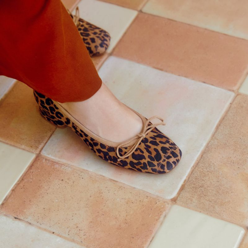 Ballerines à talons Kyriel en cuir velours léopard – Élégance & confort | Reqins