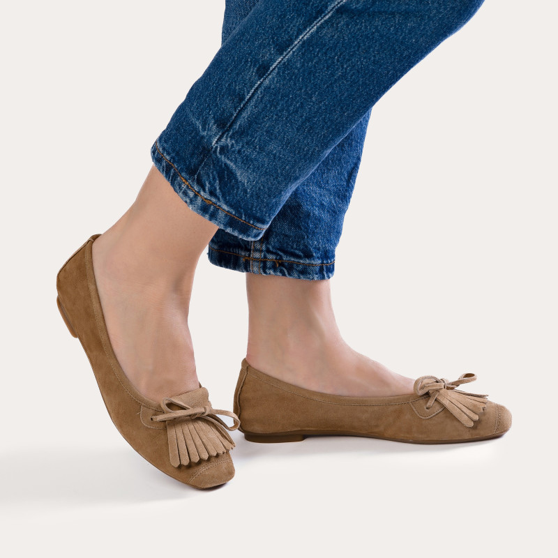Ballerines en cuir velours avec franges sur le dessus