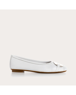 Leather ballerinas with silver metal jewel plate