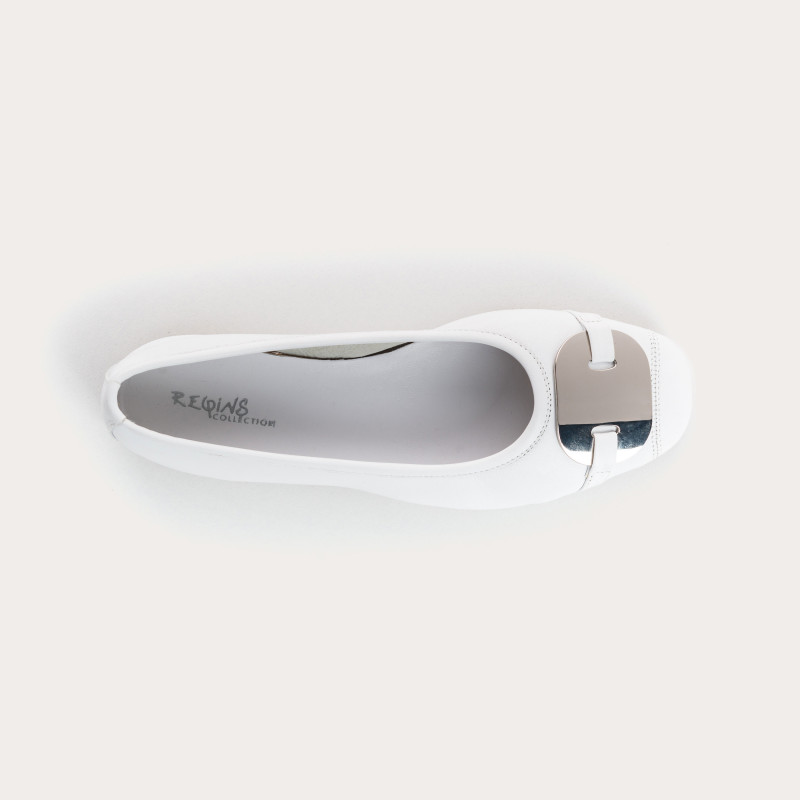 Leather ballerinas with silver metal jewel plate