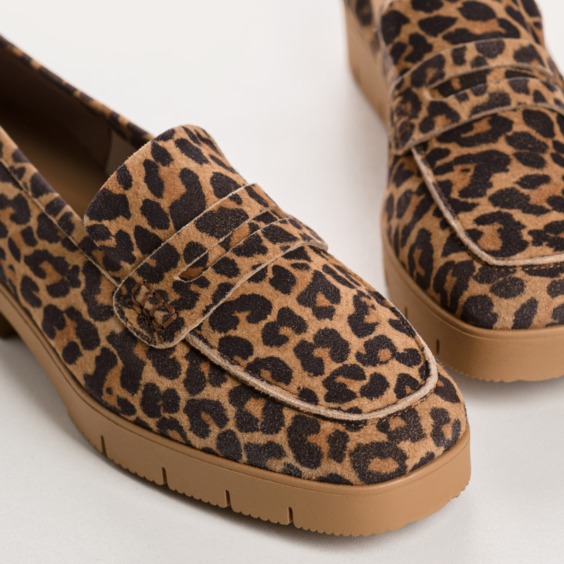 Mocassins Léopard MARIELLA : Style Audacieux et Confort Inégalé -
