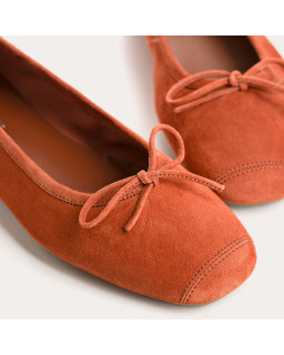 Ballerines plates à nœud en cuir velours avec renfort à la pointe