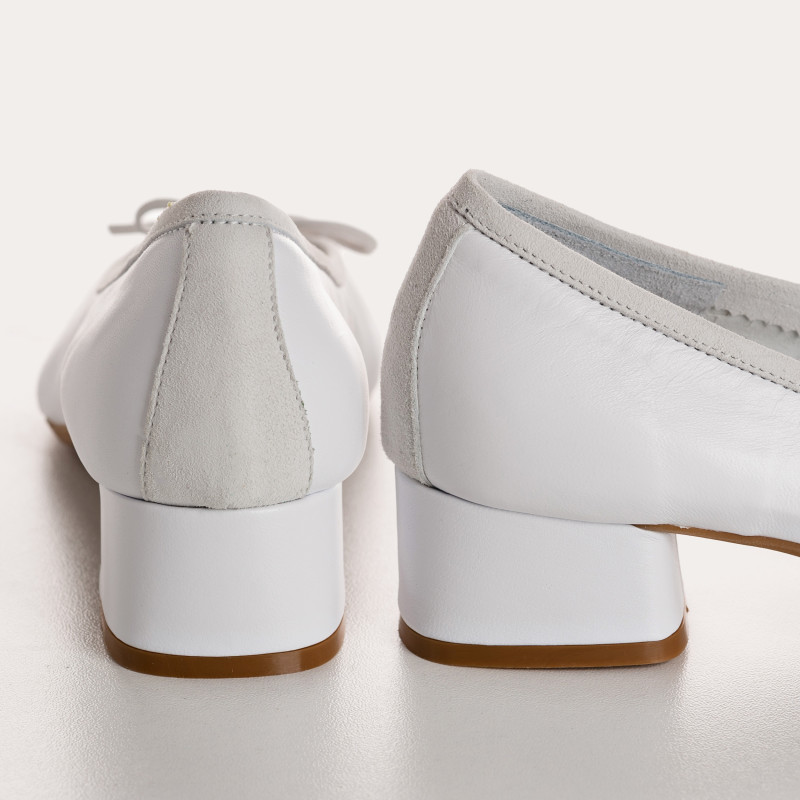 Ballerines à talons en cuir lisse avec renfort en velours