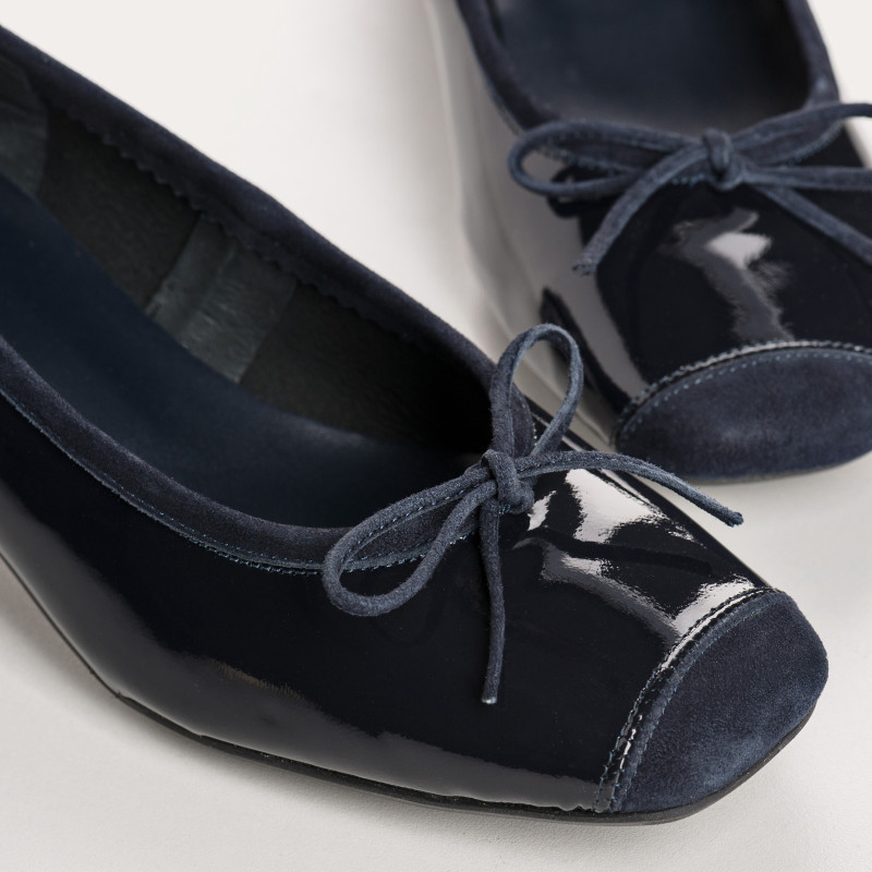 Ballerinas with polished leather with velvet reinforcement and node