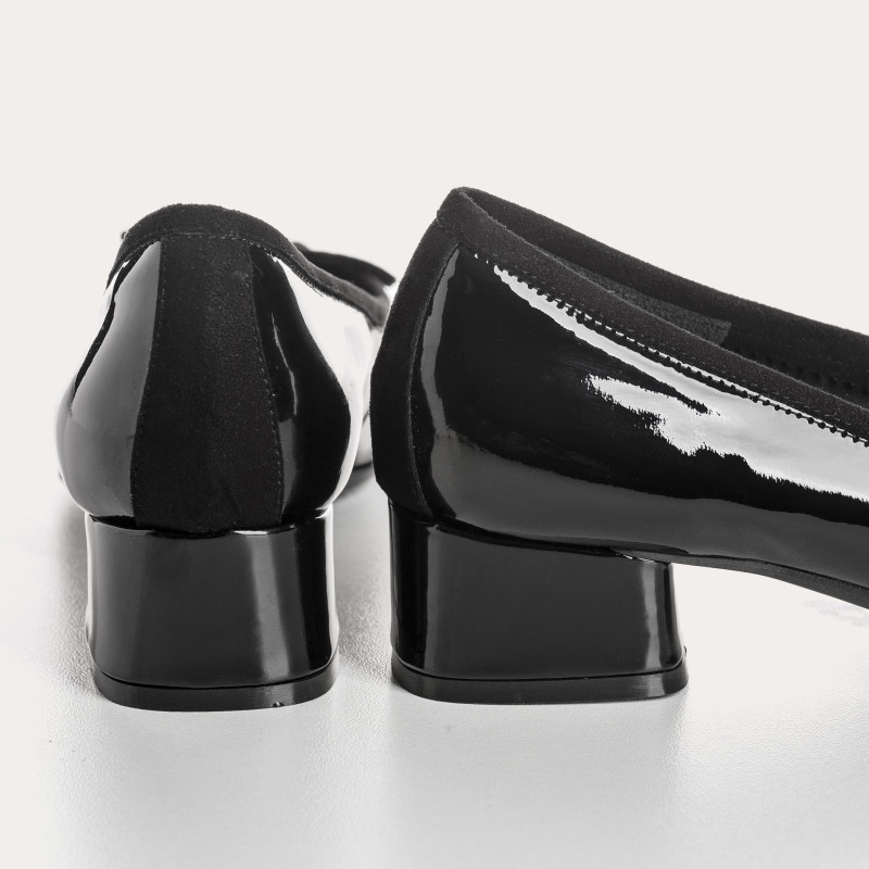 Ballerinas with polished leather with velvet reinforcement and node