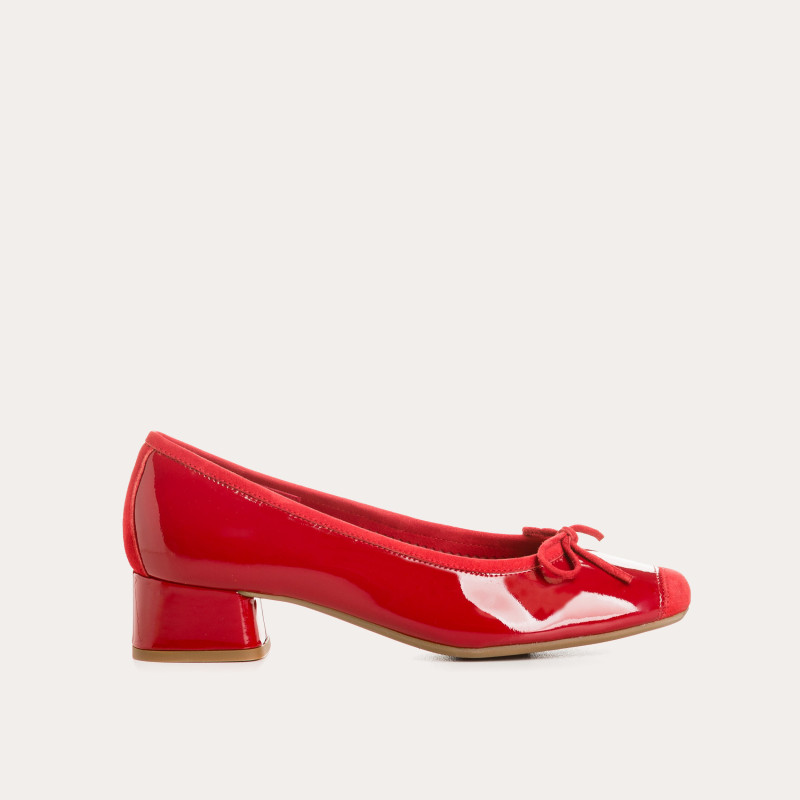 Ballerines à talons en cuir vernis avec renfort en velours et nœud