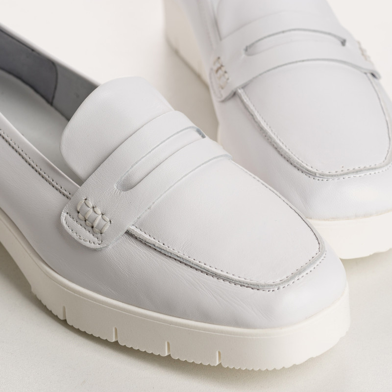 Small Leather Smooth Leather Loafers