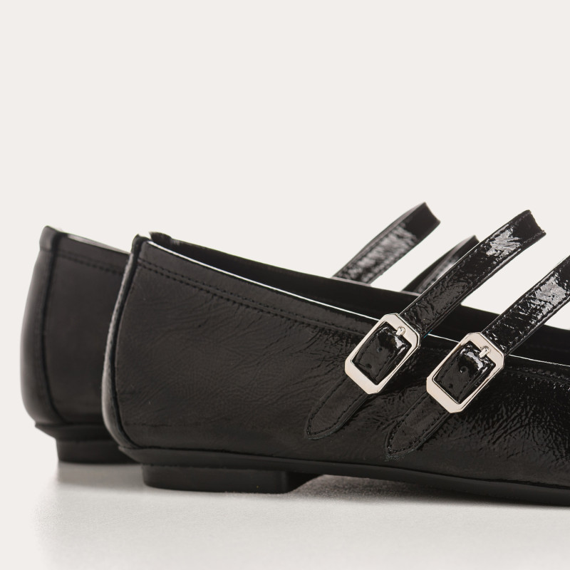 Holga Babies Naplak Varnish Leather | Retro Elegance & Comfort - Reqins