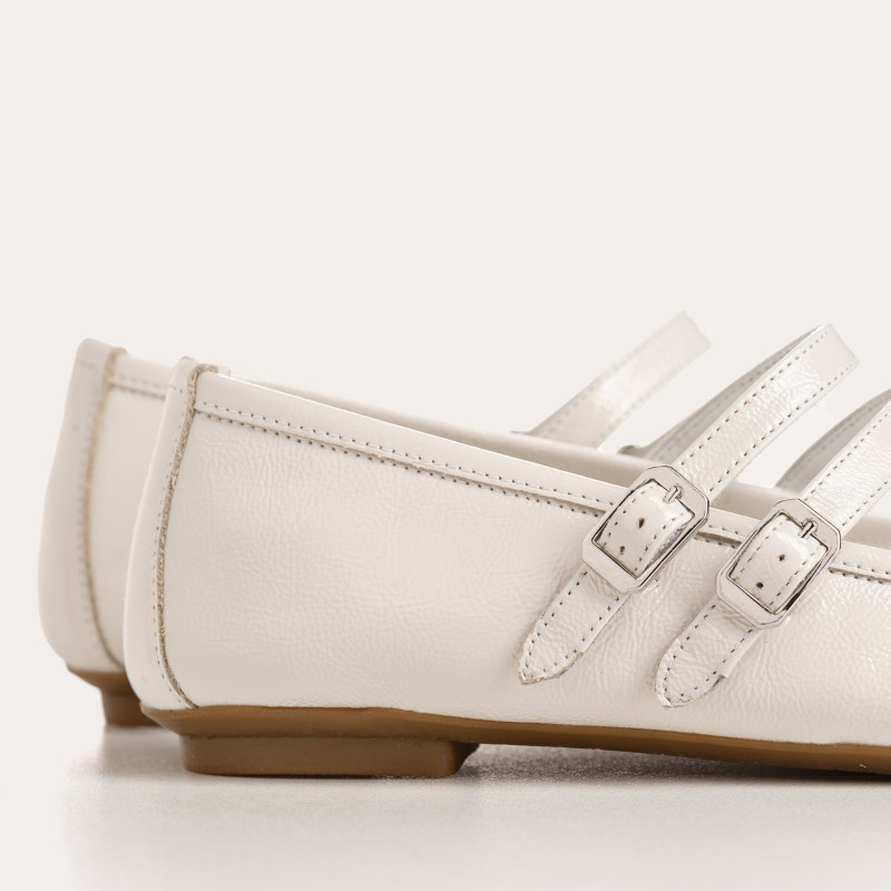 Holga Babies Naplak Varnish Leather | Retro Elegance & Comfort - Reqins