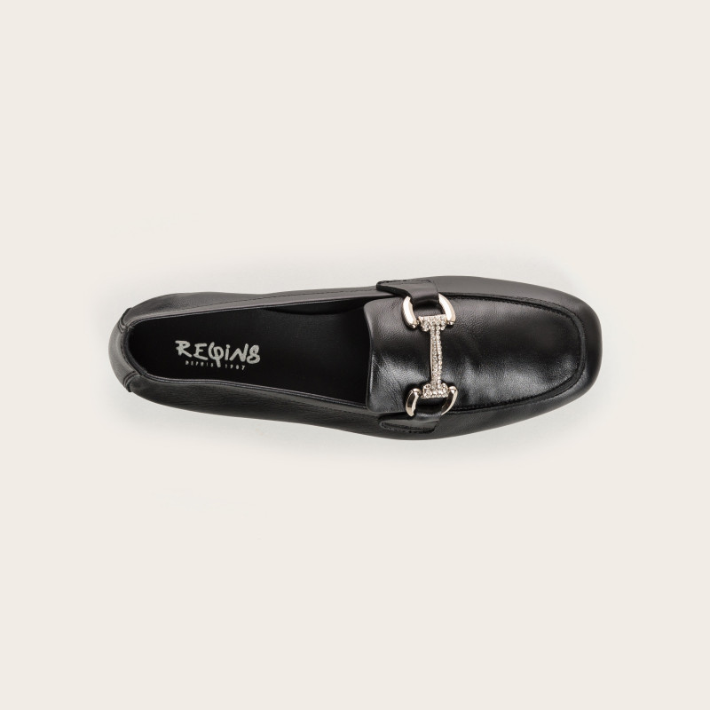 Black leather moccasins with silver jaws | Reqins