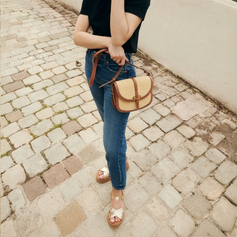 Louisa Crack Sandals - Elegance & Comfort | Reqins