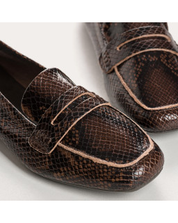 Moccasins Python Brown Woman | Elegance and character reqins