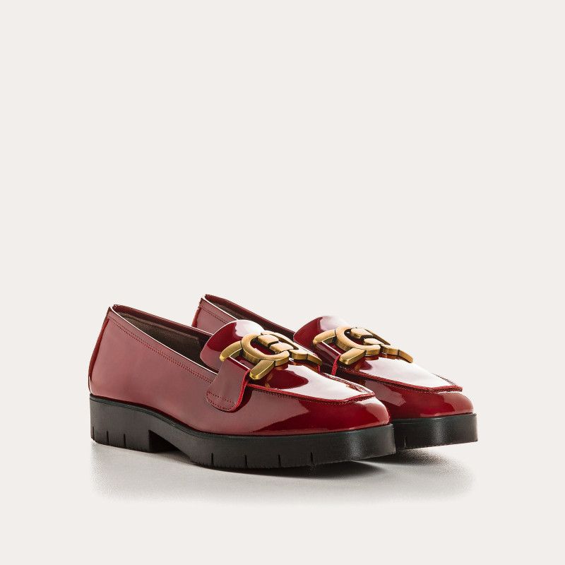 Golden Jewelry Red Varnish Loafers | Signed elegance Reqins