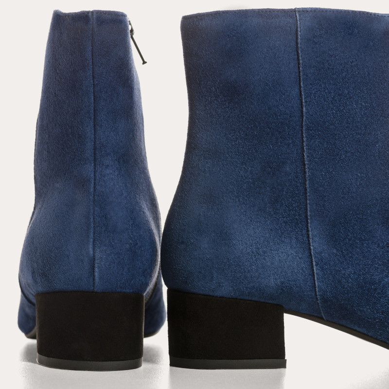 Boots Woman with velvet leather - elegance & comfort | Reqins