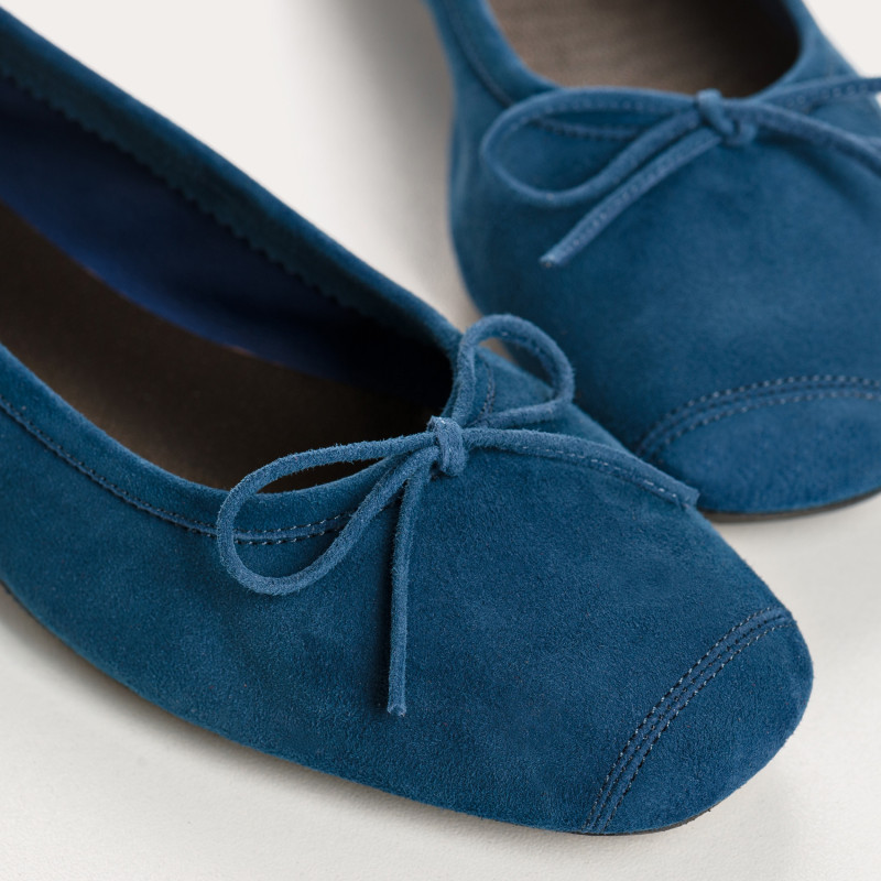 Flat ballerinas with velvet leather knot with tip reinforcement